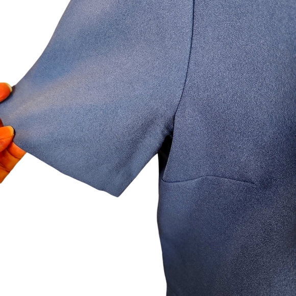 Banana Republican, Women's blue tunic top with slit, short sleeves, Sz M. - Picture 4 of 7